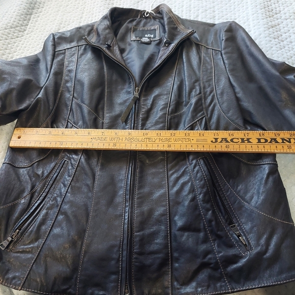 Ana Women's Black Leather Jacket with Faux Fur Collar - Picture 10 of 12